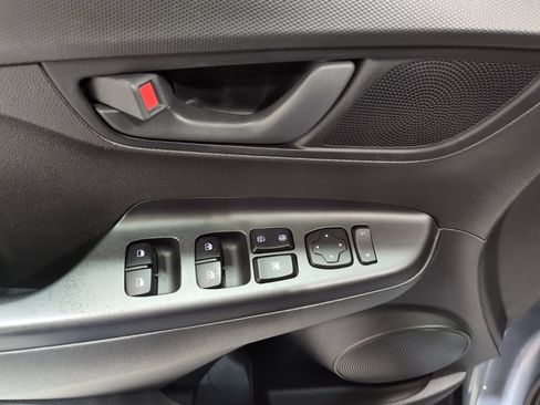 Used 2018 Hyundai Kona SEL AWD/4WD image 16