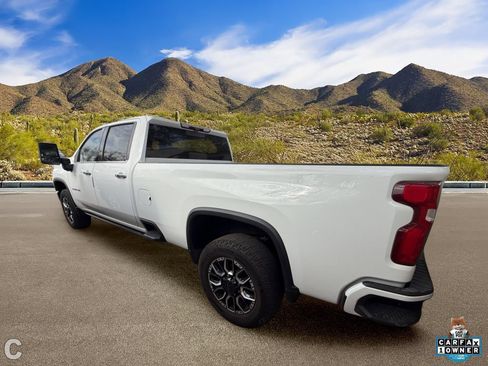 Used 2023 Chevrolet Silverado 2500 High Country w/ Z71 Off-Road Package AWD/4WD image 3
