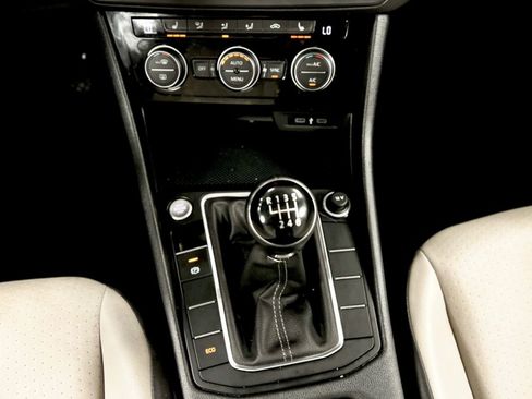 Used 2020 Volkswagen Jetta R-Line image 26