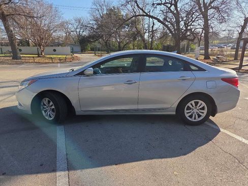 Used 2011 Hyundai Sonata GLS FWD image 3