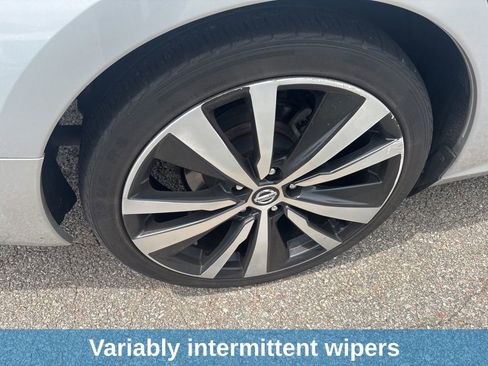 Used 2019 Nissan Altima 2.5 SR FWD image 11