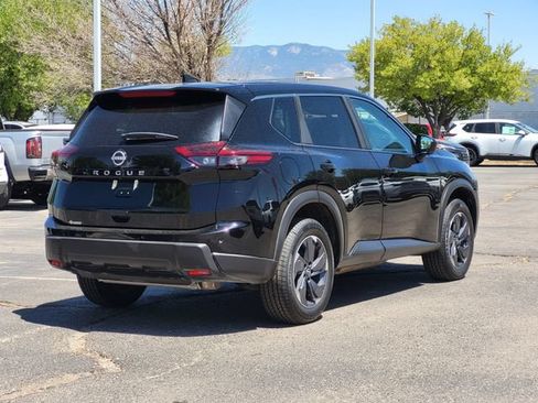 Certified 2025 Nissan Rogue SV FWD image 3