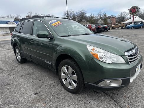 Used 2012 Subaru Outback 3.6R Limited w/ Moonroof Pkg AWD/4WD image 2