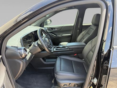 Used 2025 Chevrolet Equinox LT w/ Convenience Package II AWD/4WD image 11