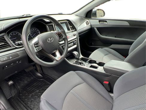 Used 2018 Hyundai Sonata SE w/ Cargo Package FWD image 16