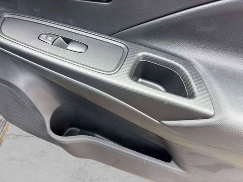 Used 2025 Nissan Versa SV w/ Trunk Package image 17