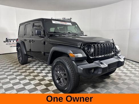 Used 2024 Jeep Wrangler Unlimited Sport AWD/4WD image 4