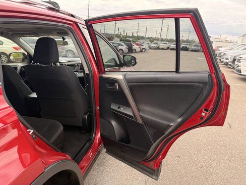 Used 2015 Toyota RAV4 XLE w/ Outdoor Package AWD/4WD image 30