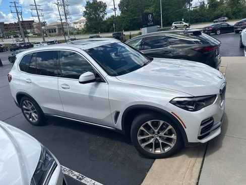 Used 2019 BMW X5 xDrive40i w/ Convenience Package AWD/4WD image 3