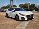 Used 2023 Nissan Altima 2.5 SV w/ SV Premium Package image 4