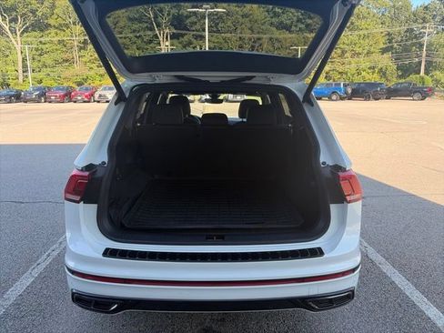 Certified 2023 Volkswagen Tiguan SE R-Line AWD/4WD image 13