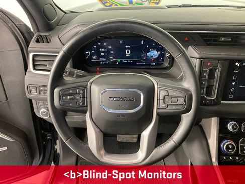 Used 2024 GMC Yukon Denali image 8