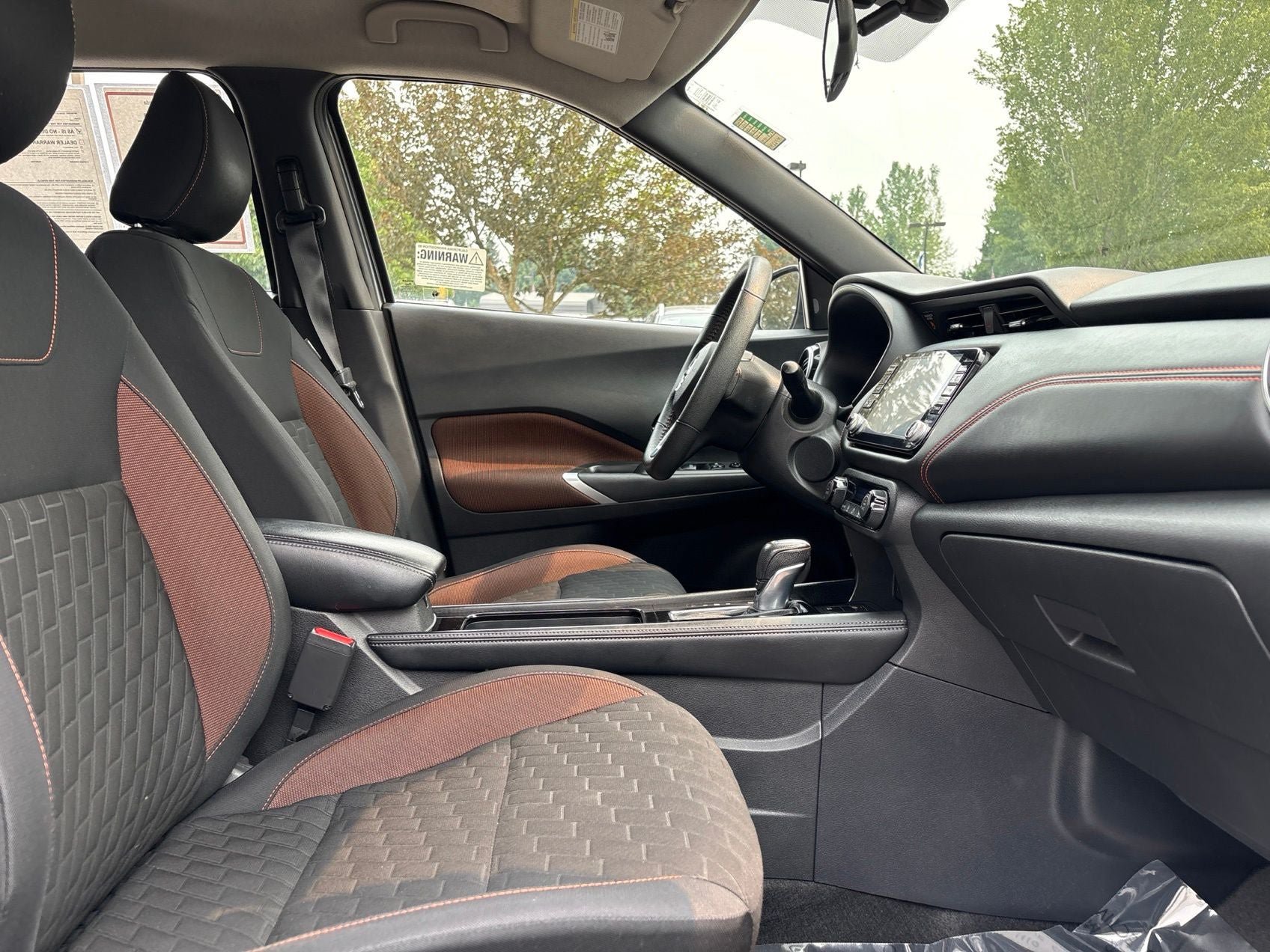 Used 2021 Nissan Kicks SR w/ Exterior Package FWD image 16