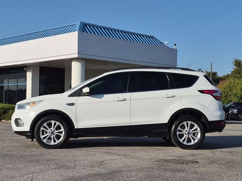 Used 2018 Ford Escape SE FWD image 9