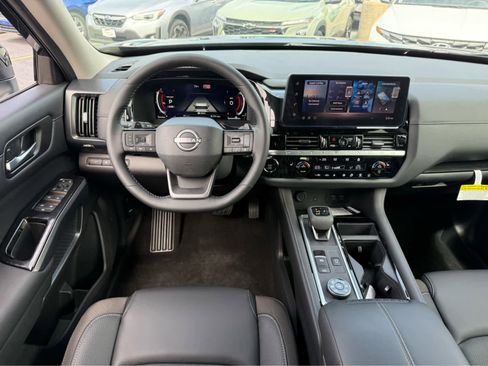 Used 2026 Nissan Pathfinder SL AWD/4WD image 22