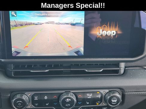 Used 2024 Jeep Gladiator Mojave w/ Safety Group AWD/4WD image 21