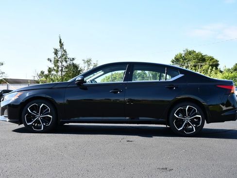 Used 2024 Nissan Altima 2.5 SR AWD/4WD image 4