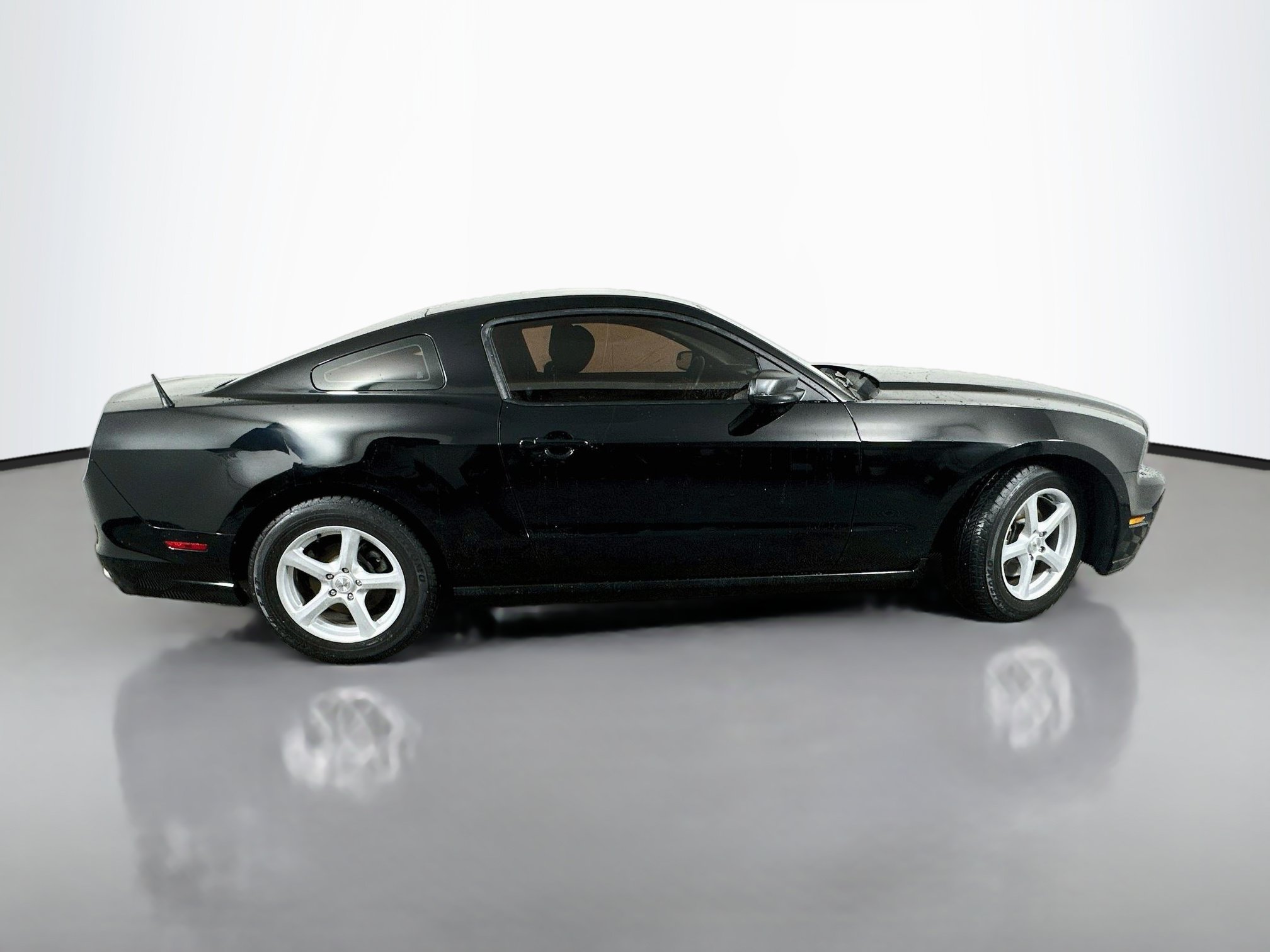 Used 2013 Ford Mustang Coupe RWD image 8