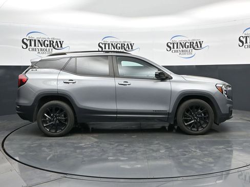 Used 2023 GMC Terrain SLE w/ Driver Convenience Package FWD image 8