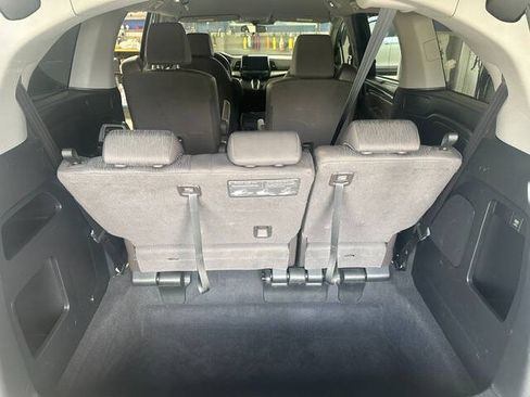 Used 2018 Honda Odyssey EX image 11