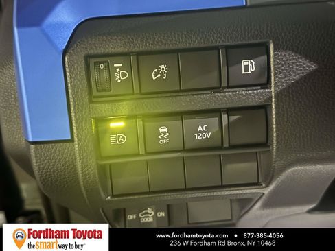 Used 2025 Toyota Tacoma TRD Off-Road AWD/4WD image 18