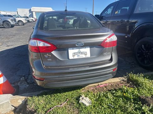 Used 2018 Ford Fiesta SE image 10