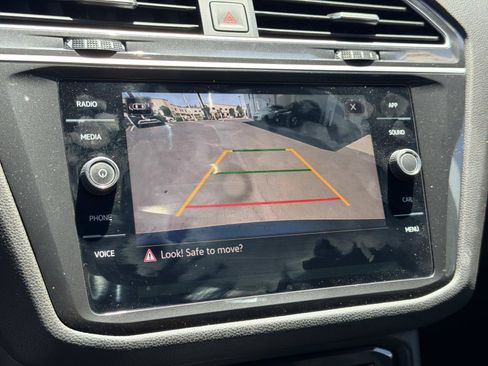 Certified 2024 Volkswagen Tiguan SE R-Line FWD image 23