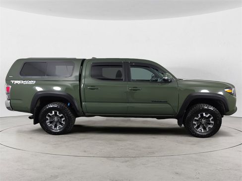 Used 2021 Toyota Tacoma TRD Off-Road image 6