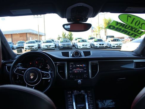 Used 2017 Porsche Macan Turbo AWD/4WD image 30