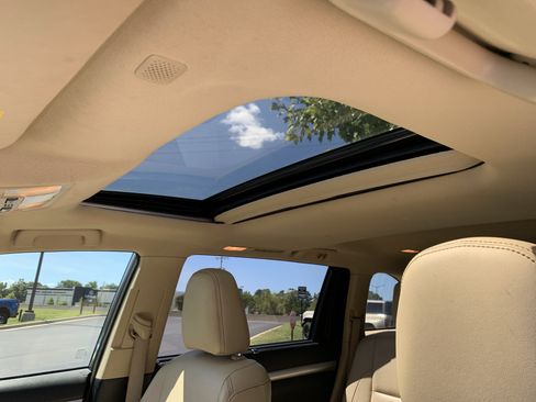 Used 2018 Toyota Highlander XLE FWD image 28
