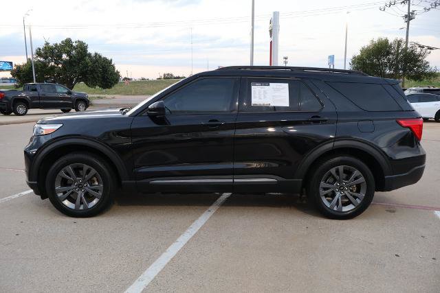 Used 2023 Ford Explorer XLT w/ Equipment Group 202A AWD/4WD image 2