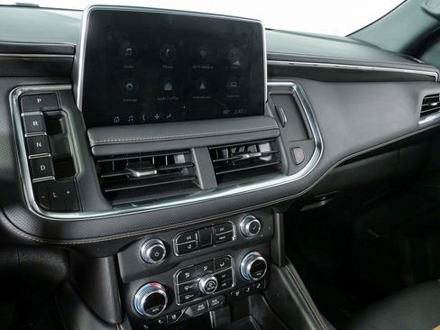 Used 2021 GMC Yukon XL AT4 w/ Technology Package AWD/4WD image 13