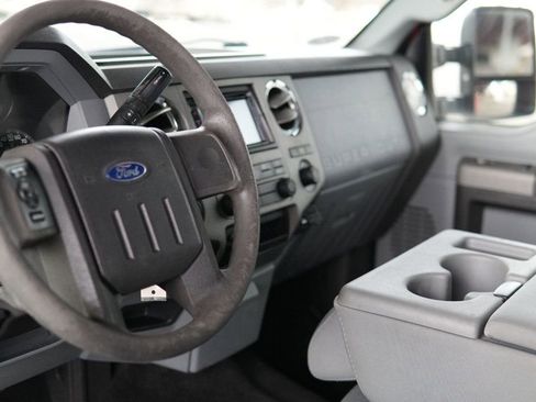 Used 2011 Ford F250 XLT w/ XLT Interior Pkg image 11