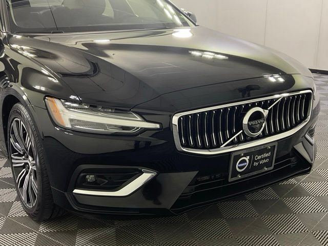 Certified 2022 Volvo S60 B5 Inscription AWD/4WD image 8