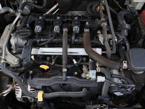 Used 2018 Nissan Kicks SV FWD image 28