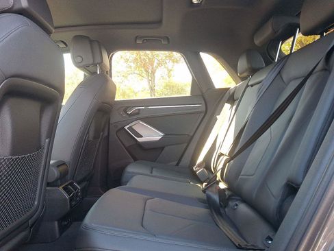 New 2025 Audi Q3 2.0T Premium image 8