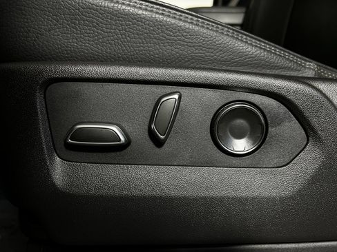 Used 2025 GMC Sierra 1500 Denali AWD/4WD image 13