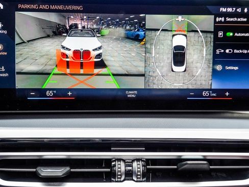 Used 2024 BMW M440i Convertible w/ Premium Package image 30