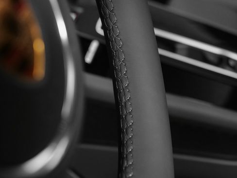 Used 2025 Porsche Macan image 29