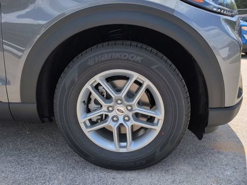 New 2026 Ford Explorer Active RWD image 10