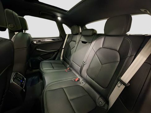 New 2026 Porsche Macan AWD/4WD image 25