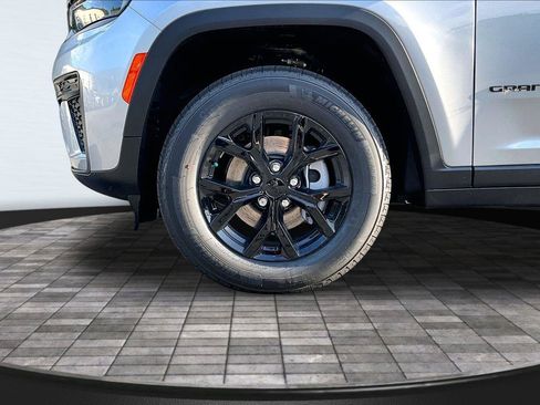 New 2026 Jeep Grand Cherokee Altitude AWD/4WD image 12