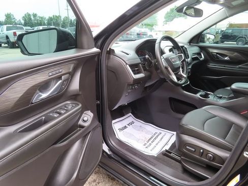 Used 2024 GMC Terrain SLT w/ Elevation Edition AWD/4WD image 16