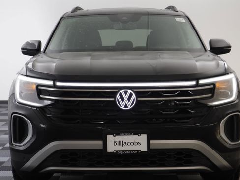 Used 2025 Volkswagen Atlas Peak Edition SE image 20