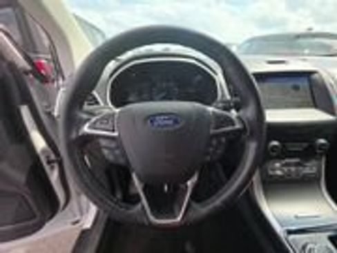 Used 2019 Ford Edge SEL w/ Equipment Group 201A FWD image 4