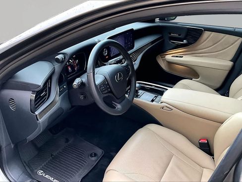 Used 2022 Lexus LS 500 AWD w/ Accessory Package (Z2) image 18