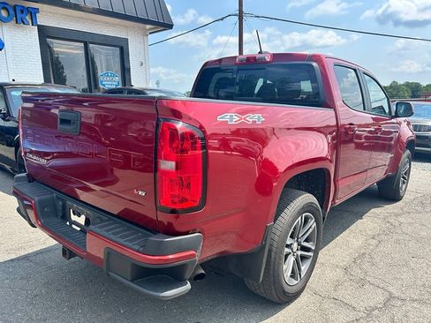 Used 2021 Chevrolet Colorado LT w/ LT Convenience Package AWD/4WD image 4