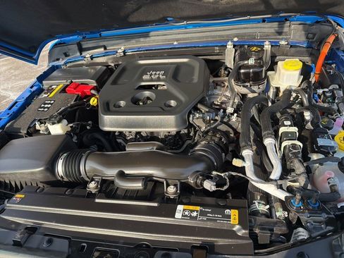 Certified 2021 Jeep Wrangler Unlimited Sahara w/ Cold Weather Group image 20