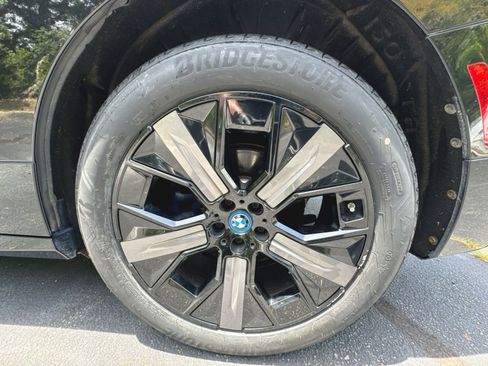 Used 2024 BMW iX xDrive50 w/ Premium Package AWD/4WD image 26