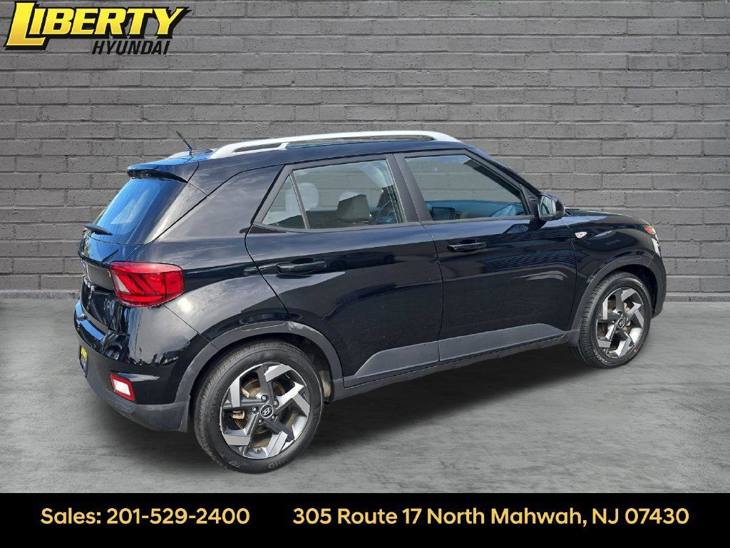 Certified 2023 Hyundai Venue SEL w/ Cargo Package FWD image 5